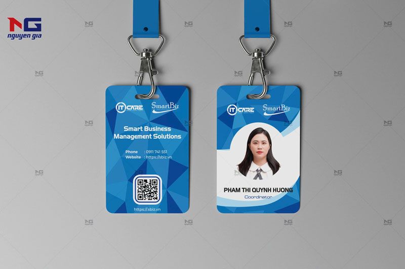 in thẻ nhựa nhân viên