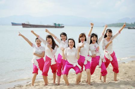 Hiển thị chi tiết cho Chụp ảnh kỷ yếu ở đâu đẹp tại Hà Nội? Hình ảnh cho bài viết Chụp ảnh kỷ yếu ở đâu đẹp tại Hà Nội?