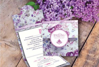 Hình ảnh của Thiệp cưới thắt nơ tím sang trọng