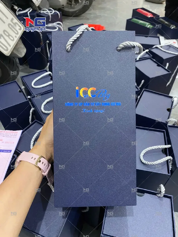 mẫu bình giữ nhiệt logo