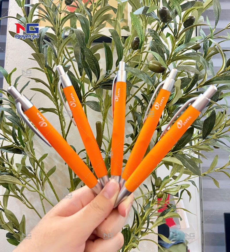 mẫu bút in logo theo yêu cầu