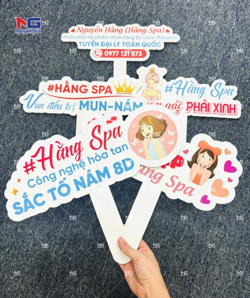 mẫu hashtag cầm tay Hà Nội