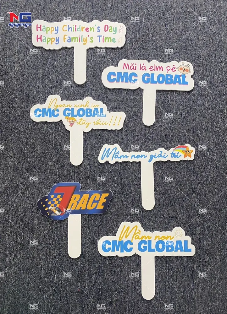 mẫu hashtag cầm tay Hà Nội