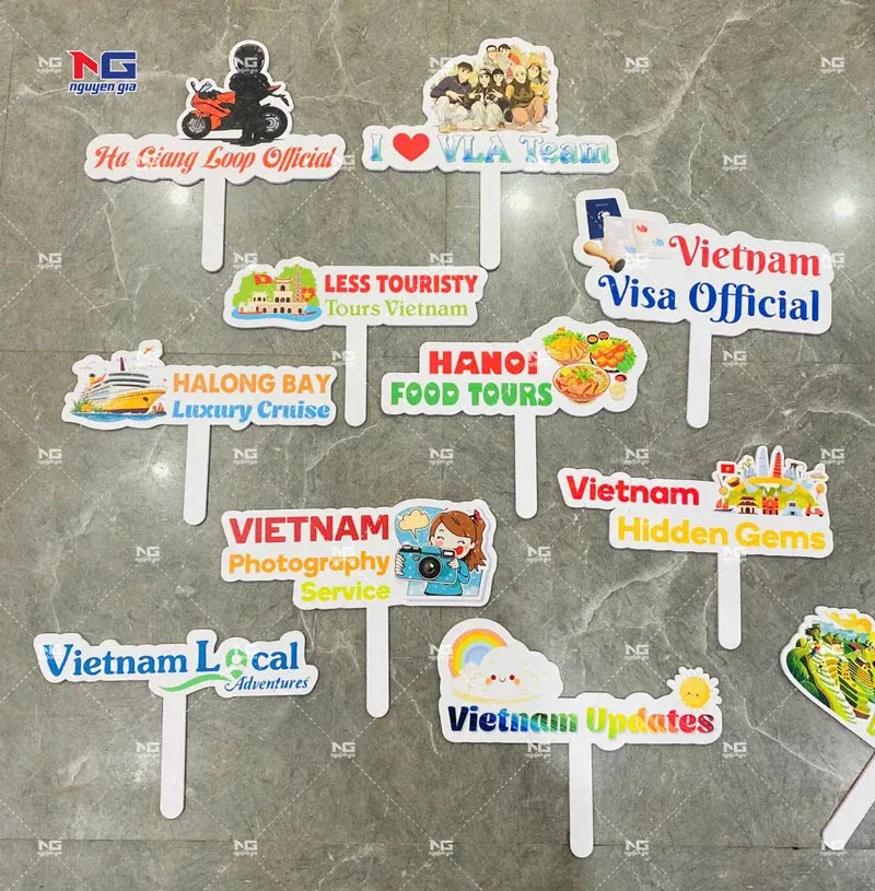 mẫu hashtag cầm tay