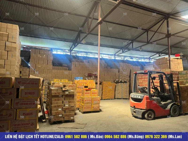 Kho xưởng lịch bloc 
