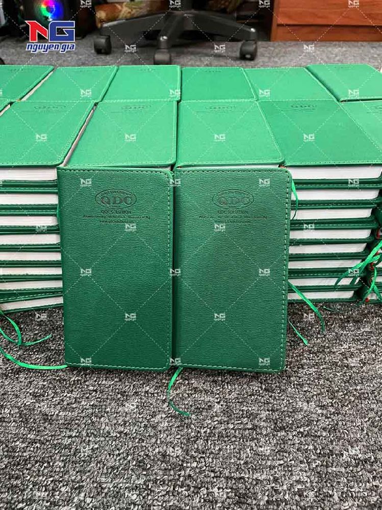Mẫu sổ bìa da QDC